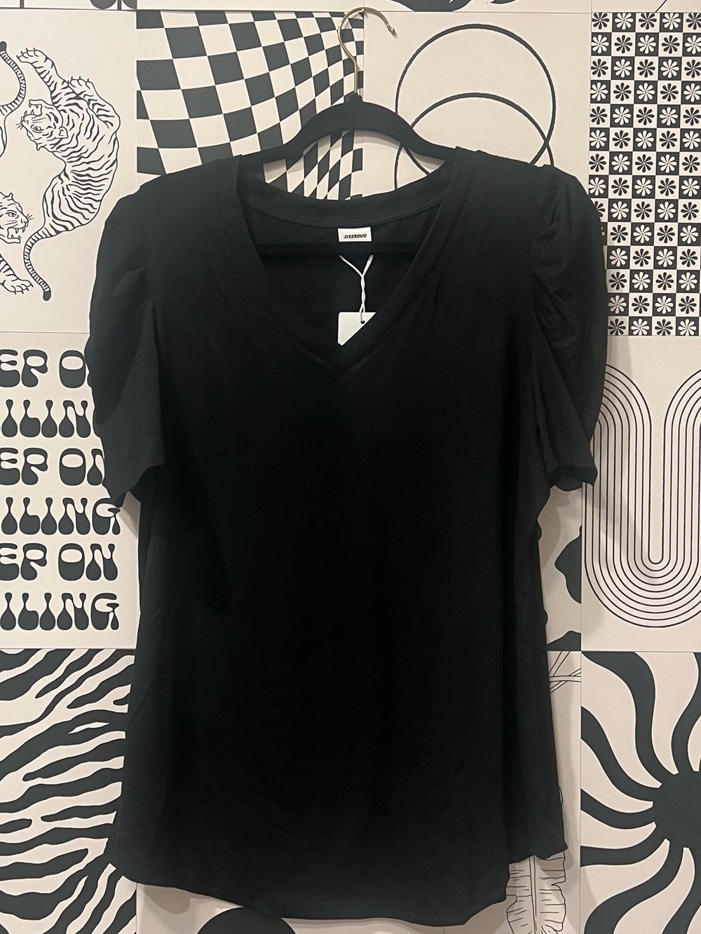 V-Neck Puff Sleeve Shirt